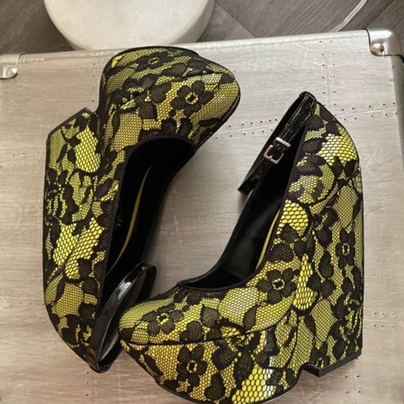 New ALDO OLMOS black lace and neon yellow 6.5/37 - Picture 4 of 10